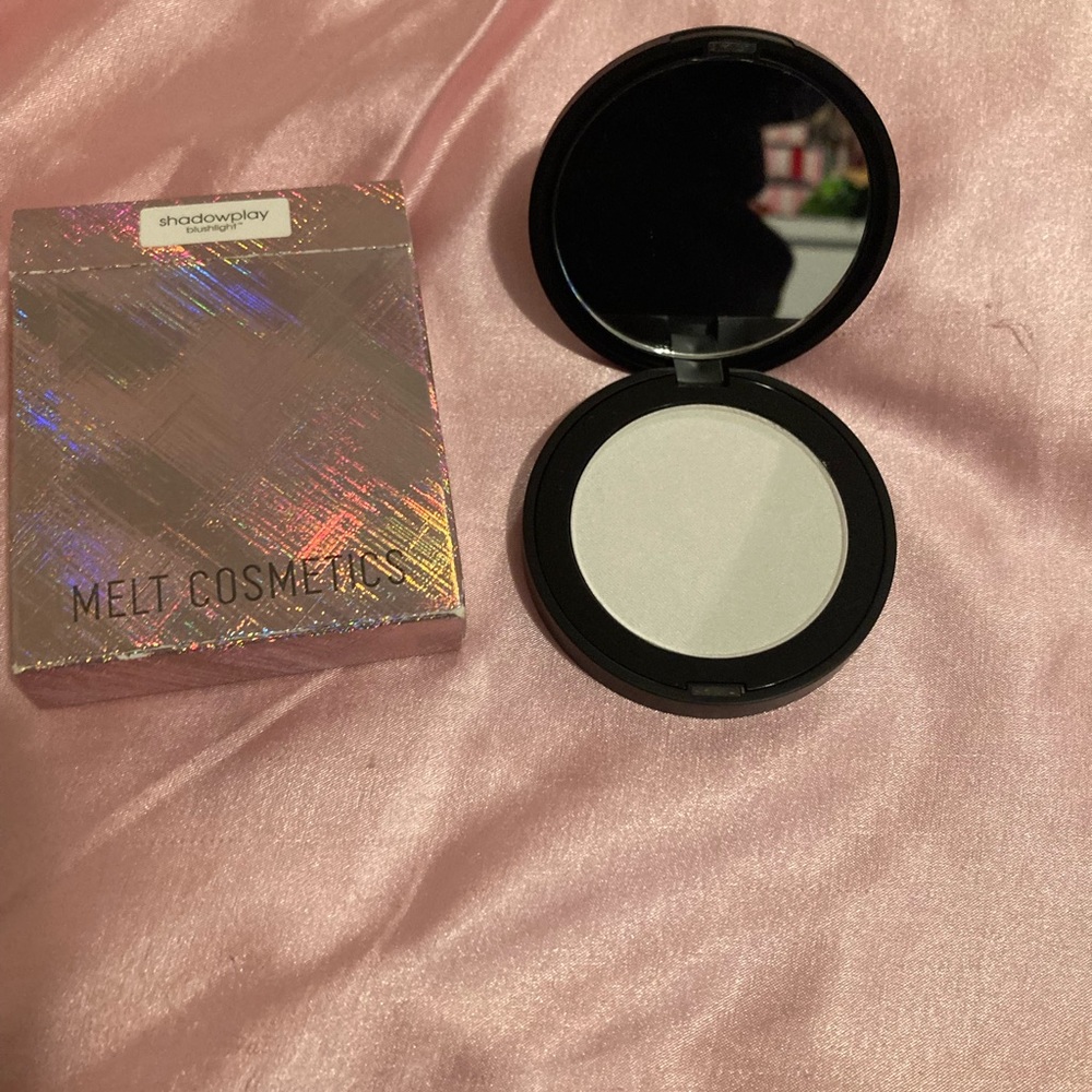 Melt cosmetics blush light highlighter